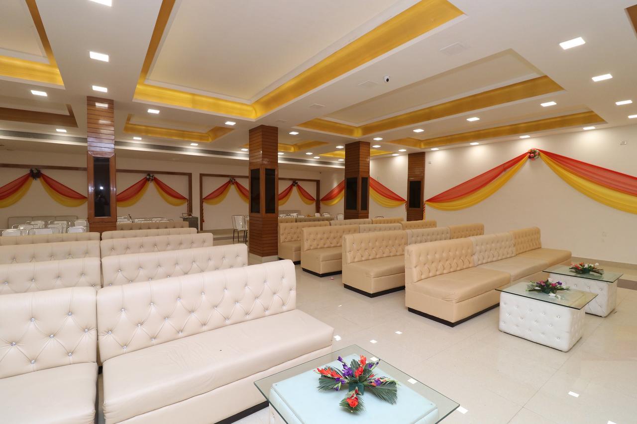 Oyo 13406 Hotel Golden Leaf Bareilly Exteriér fotografie