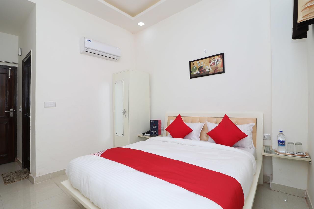 Oyo 13406 Hotel Golden Leaf Bareilly Exteriér fotografie