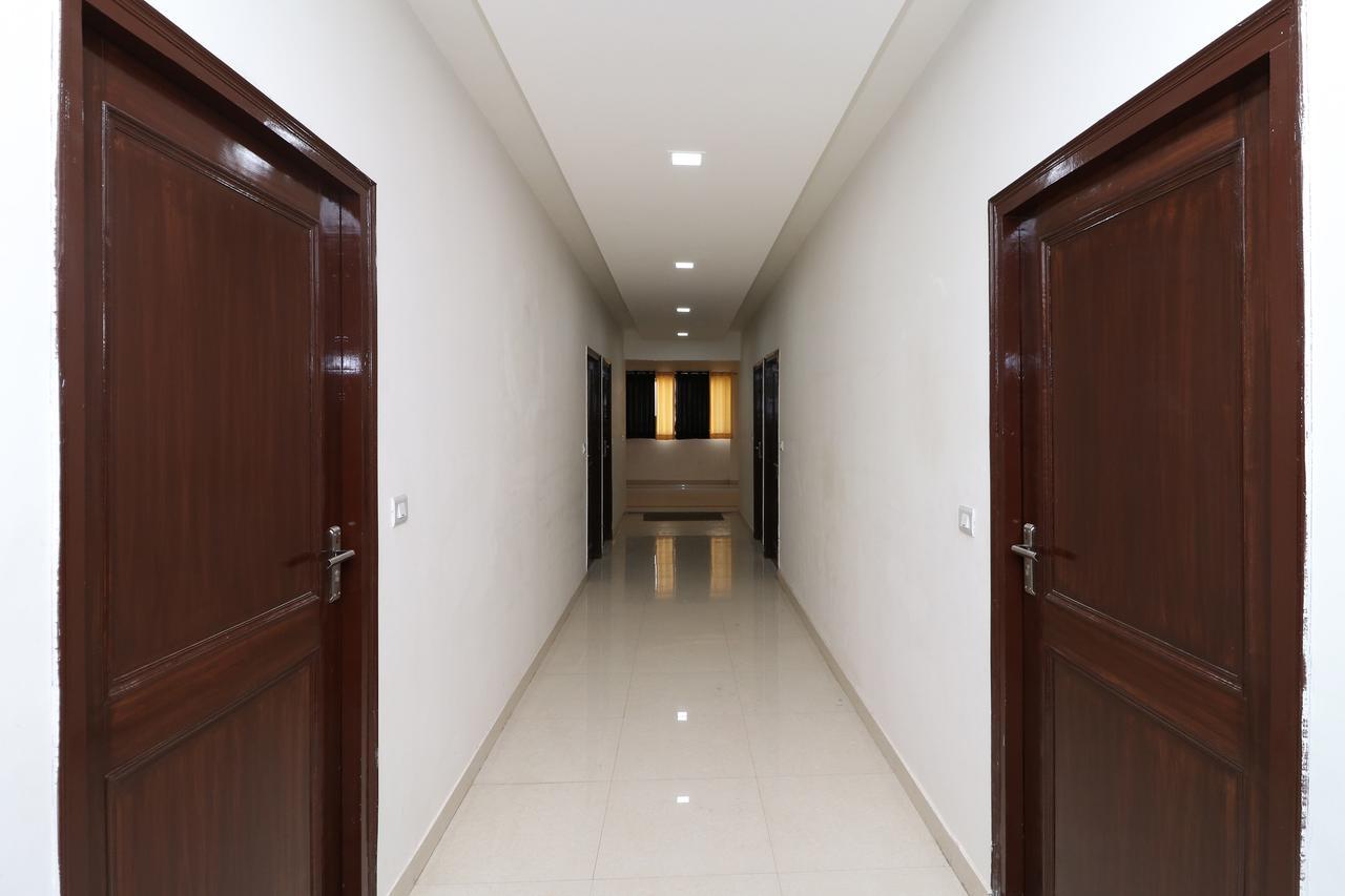 Oyo 13406 Hotel Golden Leaf Bareilly Exteriér fotografie