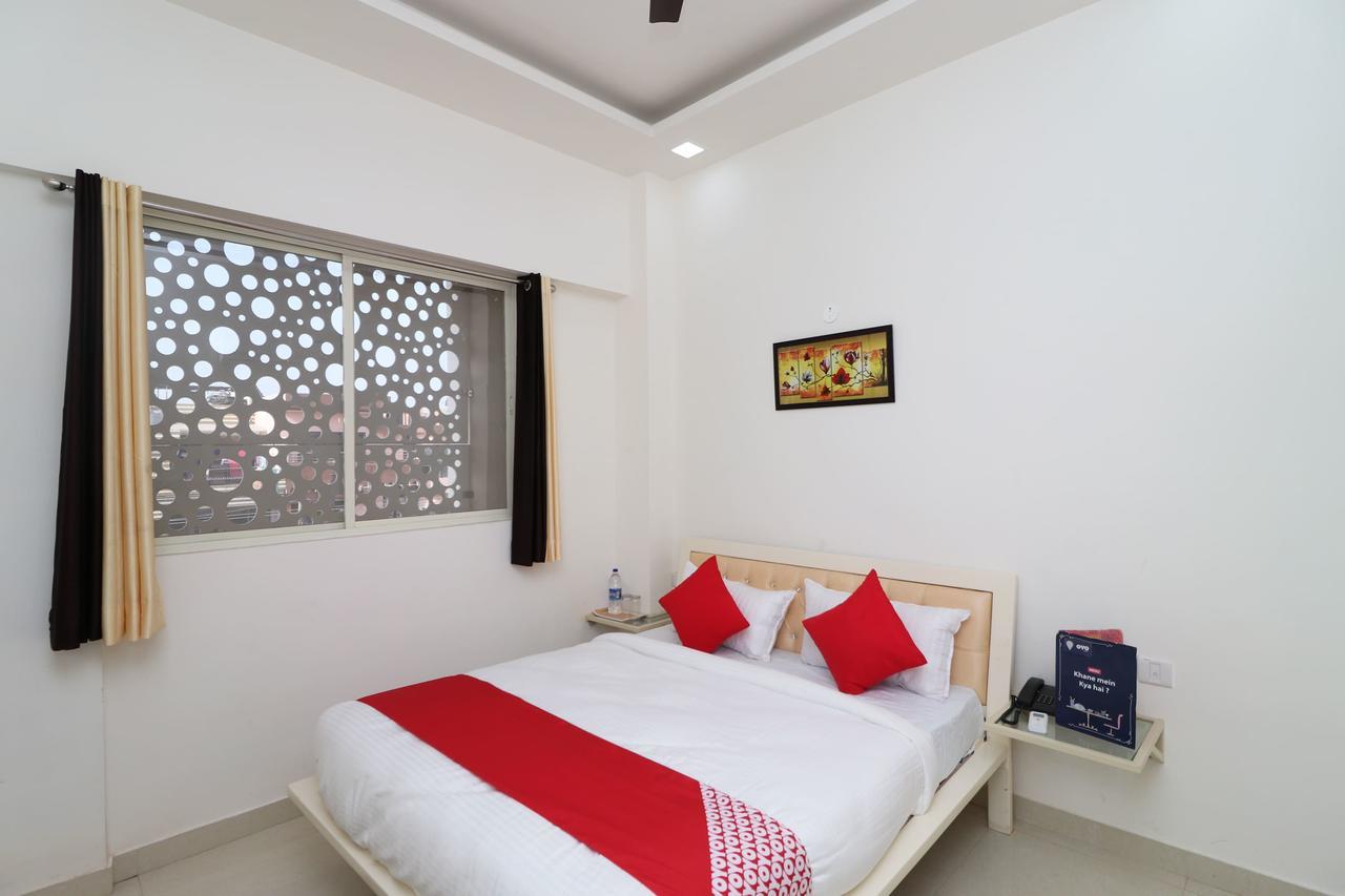 Oyo 13406 Hotel Golden Leaf Bareilly Exteriér fotografie