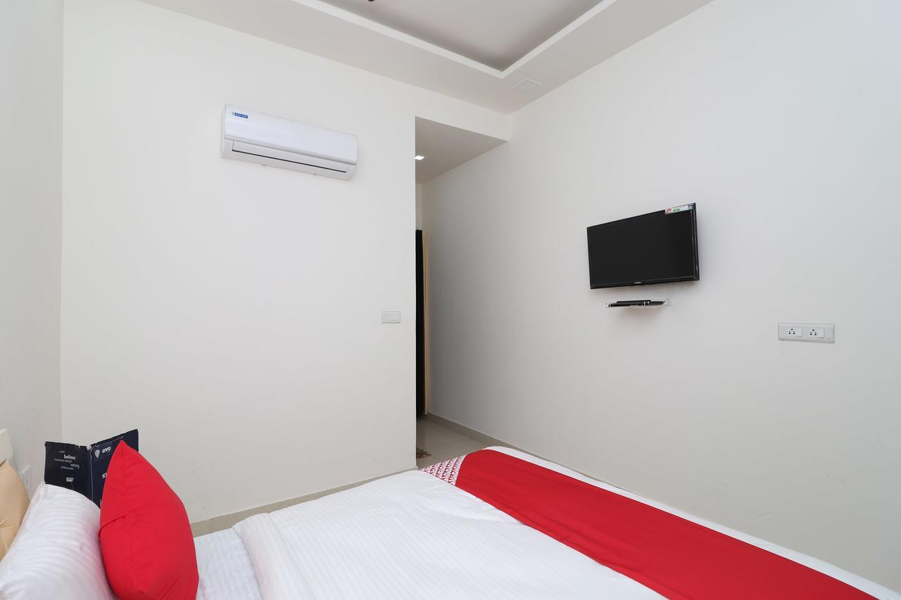 Oyo 13406 Hotel Golden Leaf Bareilly Exteriér fotografie