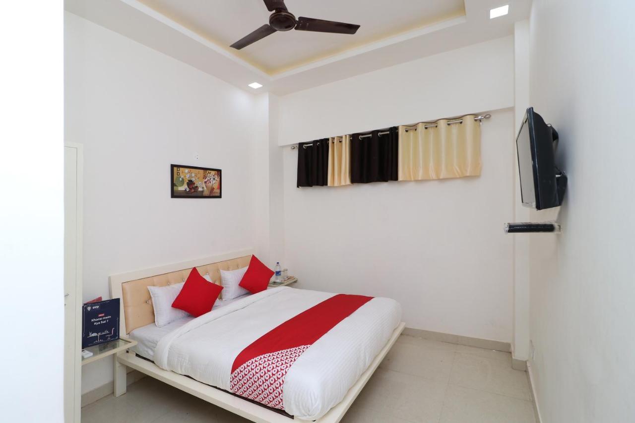 Oyo 13406 Hotel Golden Leaf Bareilly Exteriér fotografie